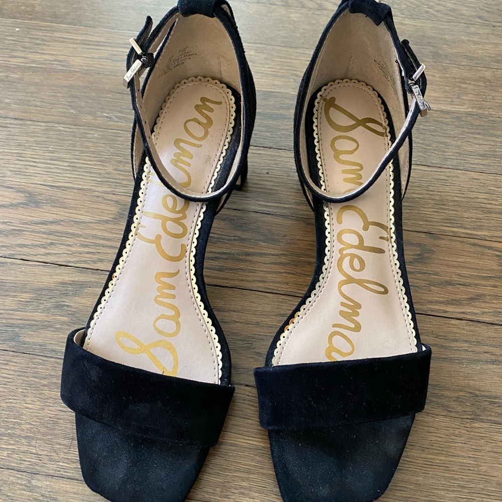 Same Edelman size 6 suede sandals great condition
